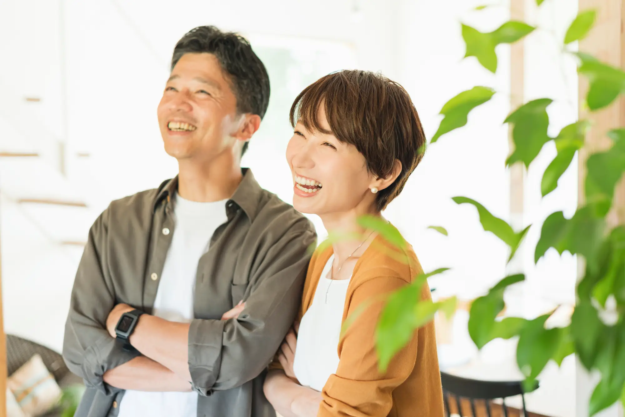 女性と男性が笑顔の様子